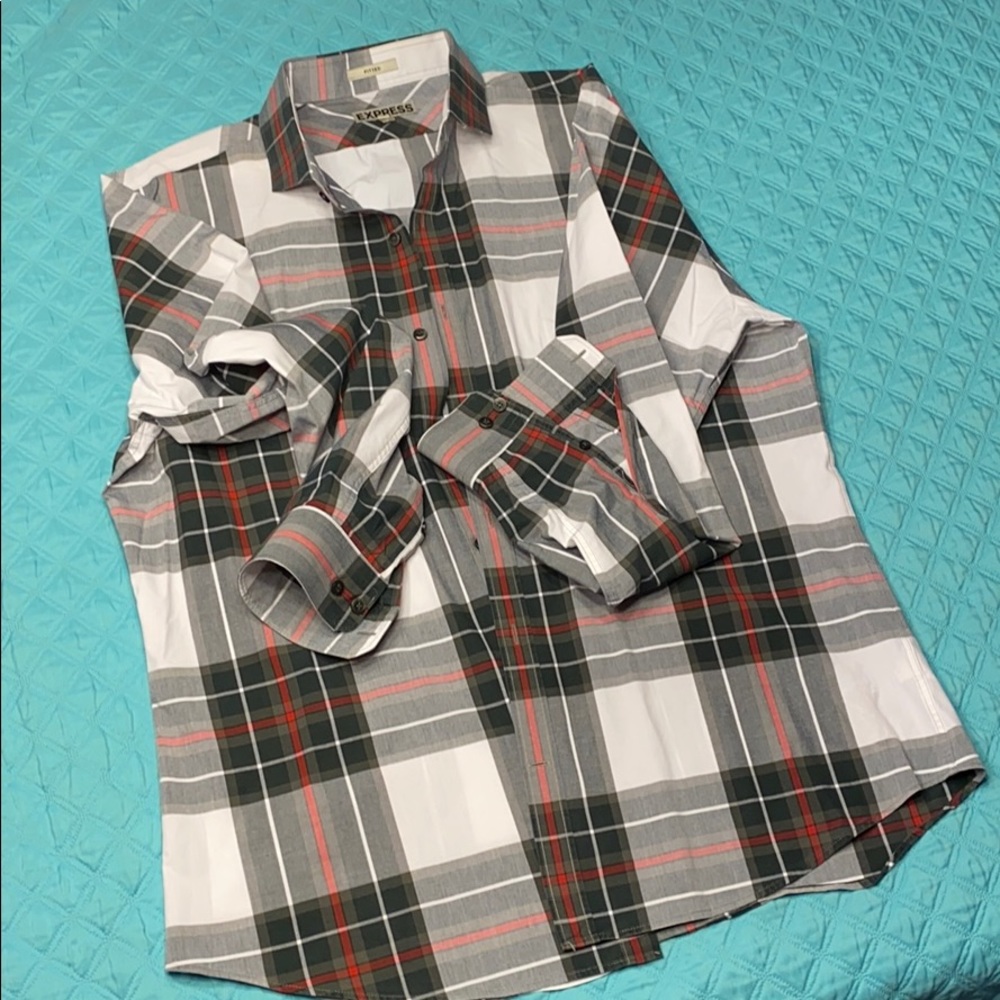 Express Men’s fitted casual dress shirt